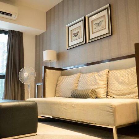 Milano Versace Suites Makati City Buitenkant foto