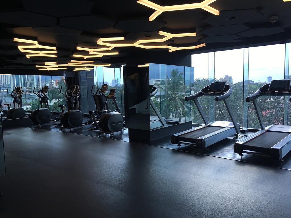 Milano Versace Suites Makati City Buitenkant foto