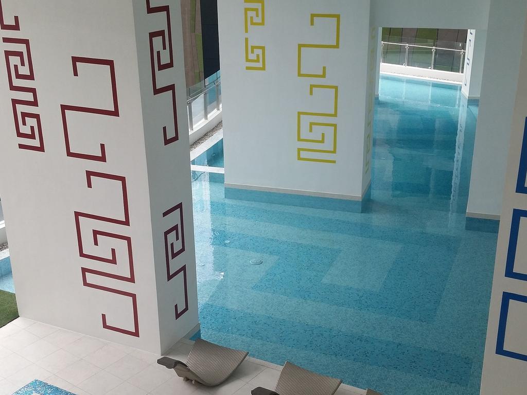 Milano Versace Suites Makati City Buitenkant foto