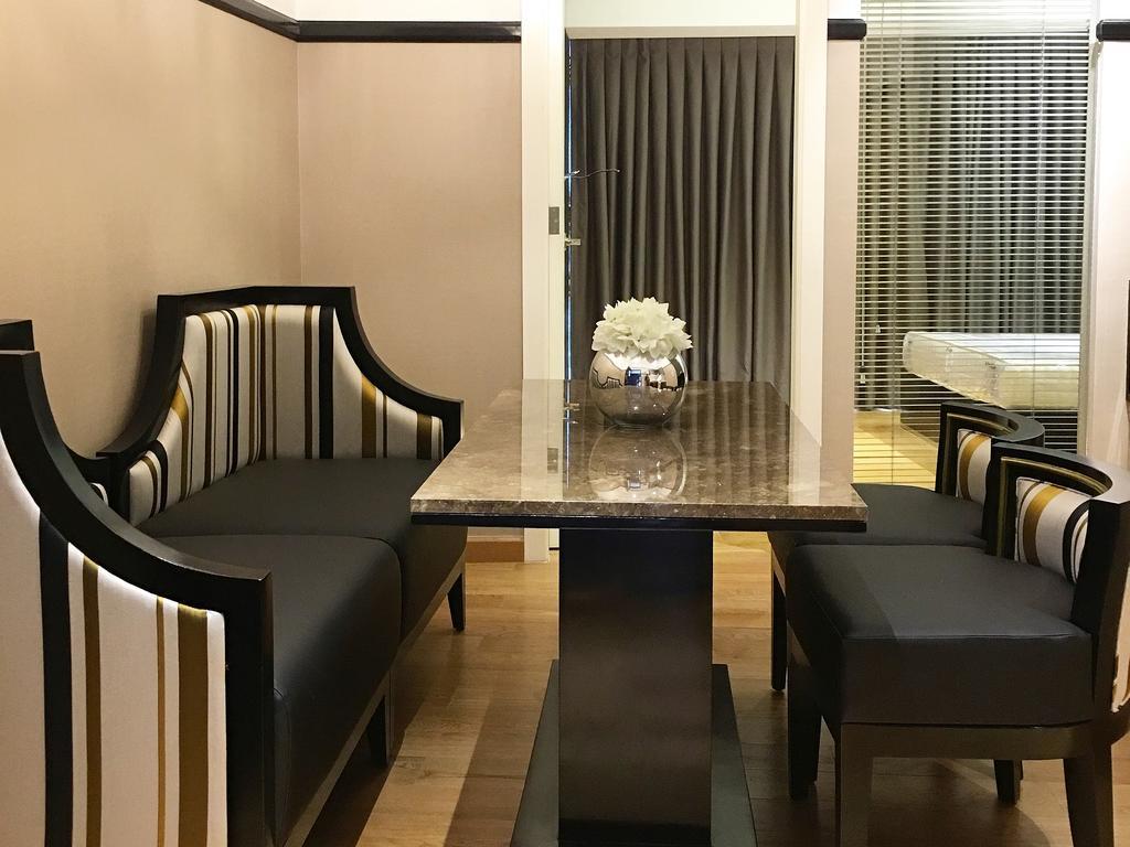 Milano Versace Suites Makati City Buitenkant foto