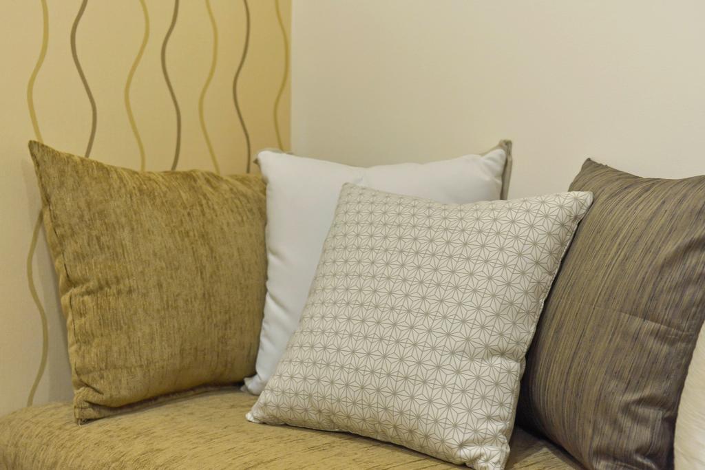 Milano Versace Suites Makati City Buitenkant foto