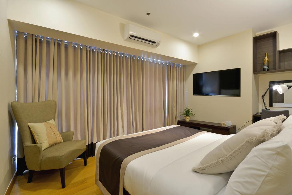 Milano Versace Suites Makati City Buitenkant foto