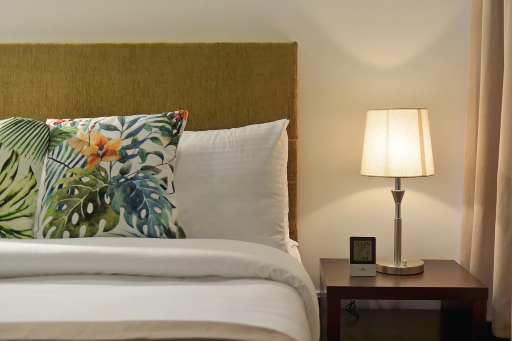 Milano Versace Suites Makati City Buitenkant foto