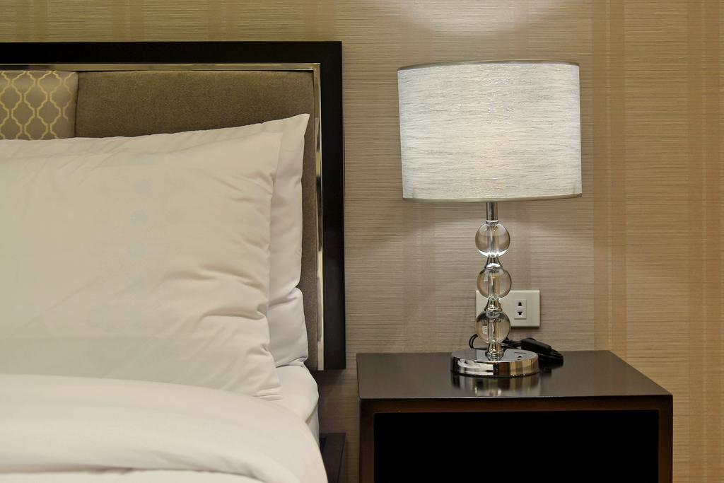 Milano Versace Suites Makati City Buitenkant foto