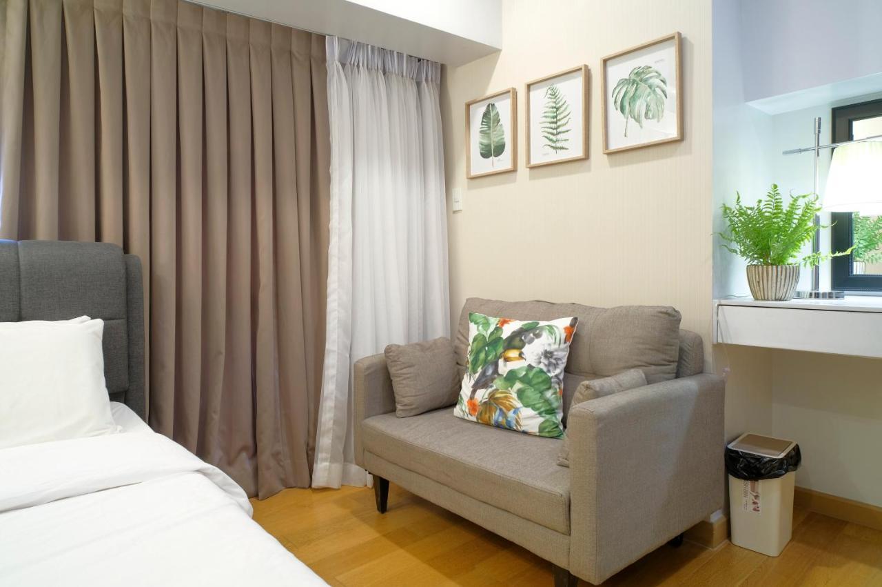 Milano Versace Suites Makati City Buitenkant foto