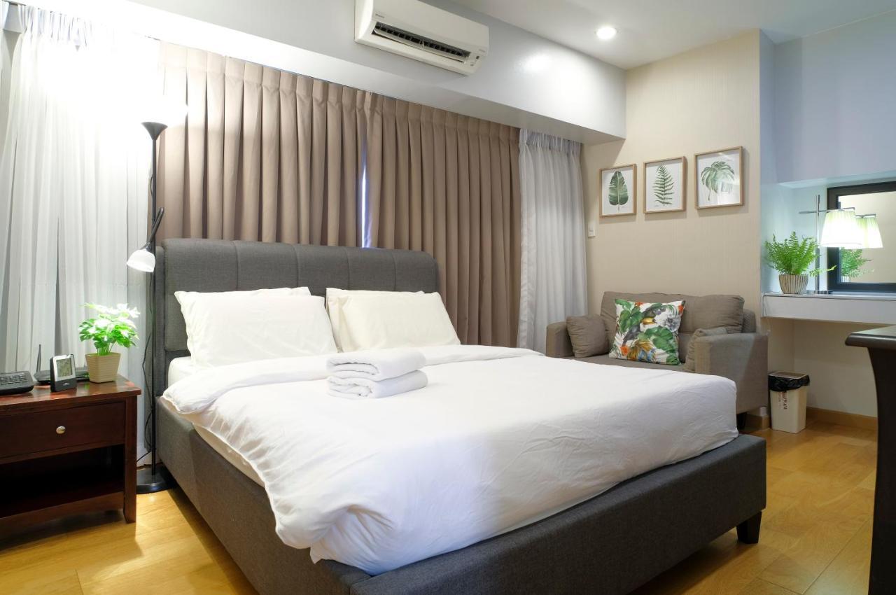 Milano Versace Suites Makati City Buitenkant foto