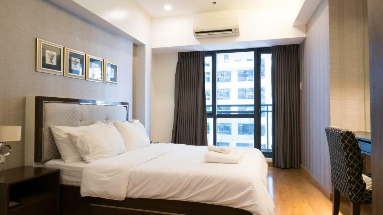 Milano Versace Suites Makati City Buitenkant foto