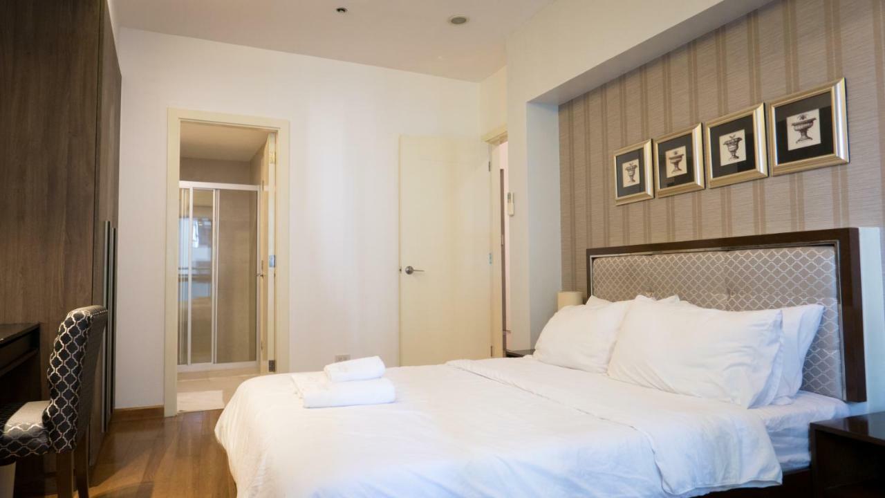 Milano Versace Suites Makati City Buitenkant foto